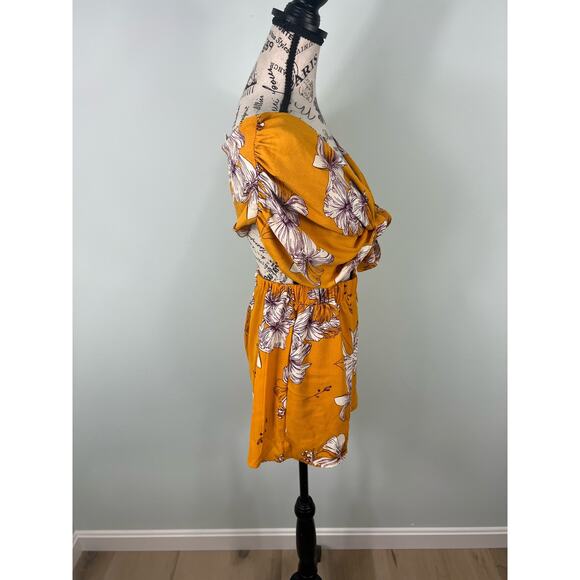 NWT Hey Samy Yellow and white floral crop top and high waisted Shorts set - Picture 5 of 11